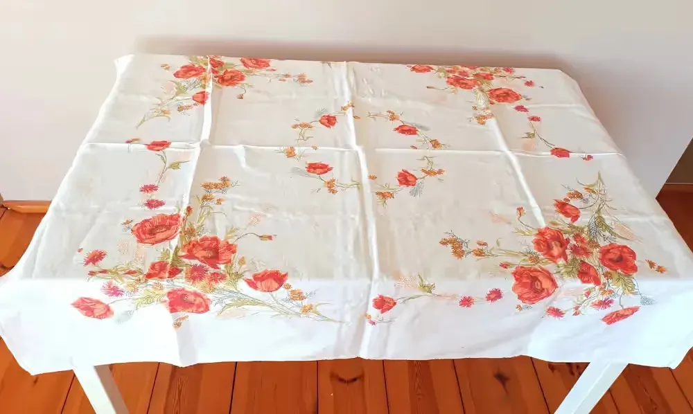 stary retro vintage biały lniany obrus maki polne w kwiaty kwiatki prl — praca twórcy Dorota na Freshwall Marketplace