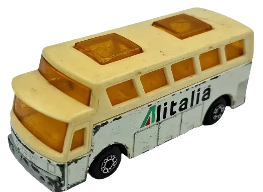 Stary samochodzik resorak kolekcjonerski Matchbox 1977 Airport Coach — praca twórcy Dariusz Jurewicz na Freshwall Marketplace