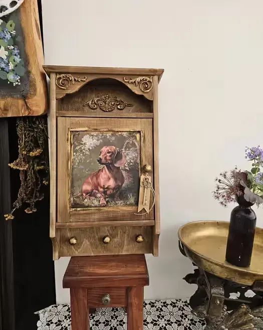 Szafka na klucze z jamnikiem — praca twórcy Krystyna na Freshwall Marketplace