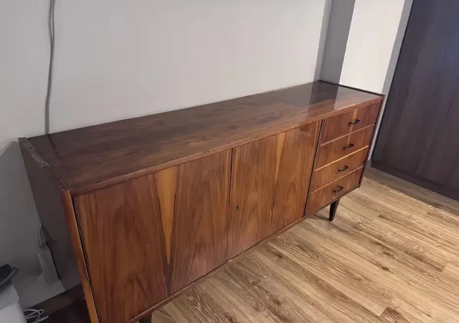 Szafka pod tv PRL — praca twórcy Klaudia na Freshwall Marketplace