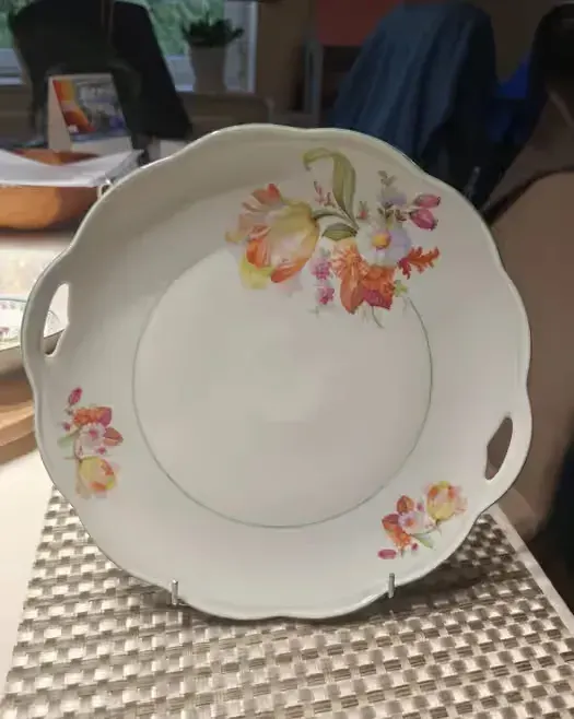 Talerz porcelanowy PRL — praca twórcy Grażyna na Freshwall Marketplace