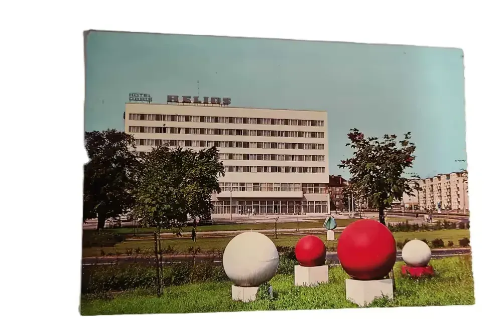 Toruń Hotel Helios PRL pocztówka J. Chojnacki A. Zborski KAW — praca twórcy Agta na Freshwall Marketplace
