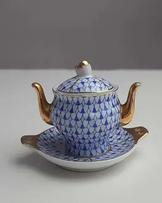 waza miniaturka porcelain art — praca twórcy Tersa na Freshwall Marketplace
