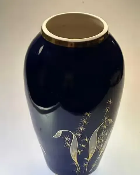 WAZON KOBALTOWY LILIE złocenia  Chodzeiź 27  cm porcelana PRL — praca twórcy Antykwariat Filemon na Freshwall Marketplace
