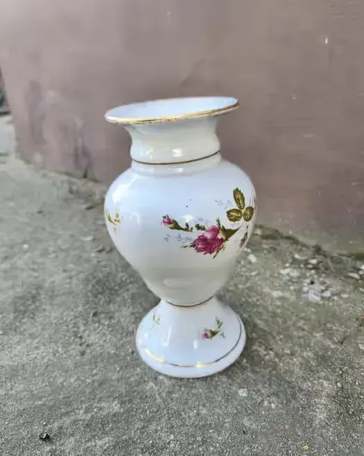 Wazon porcelanowy Chodzież — praca twórcy Piotrek na Freshwall Marketplace