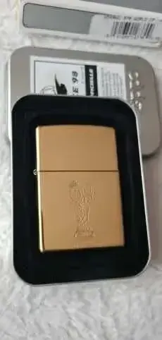 Zapalniczka Zippo Brass FIFA TM 1974. Nowa 1997r — praca twórcy Rafał na Freshwall Marketplace