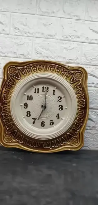 Zegar ścienny ceramiczny Mirostowice PRL — praca twórcy Hubert na Freshwall Marketplace