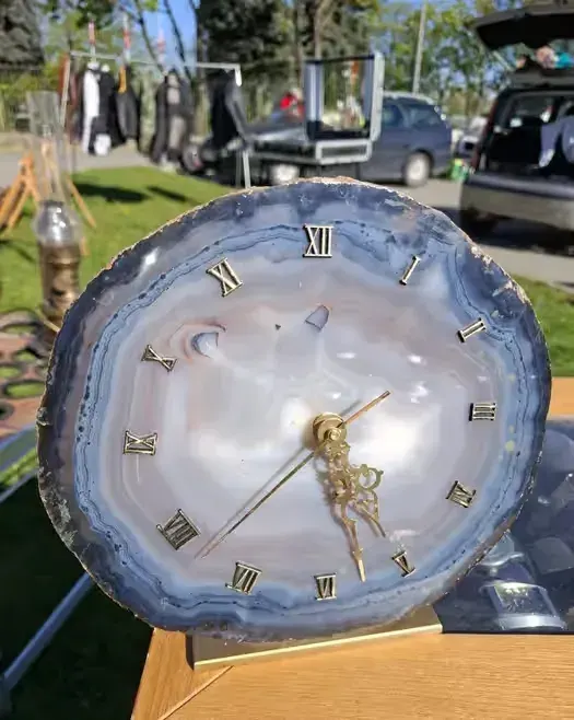 Zegar stołowy z kamienia naturalnego, rękodzieło vintage — praca twórcy brzozowskaizabela6 na Freshwall Marketplace
