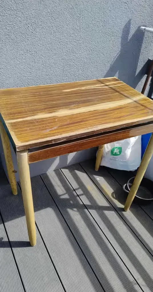 Stolik retro do renowacji — praca twórcy Klaudia na Freshwall Marketplace