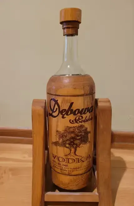Dębowa Huśtawka sam stojak na alkohol 1L dekoracja ozdoba — praca twórcy Paweł na Freshwall Marketplace