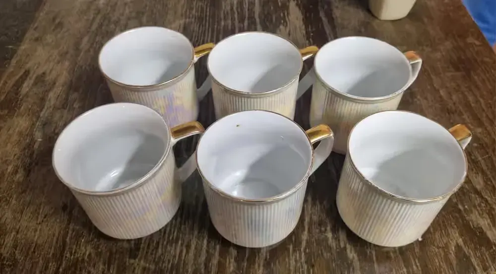 Kubki porcelana chodziez — praca twórcy Marek na Freshwall Marketplace