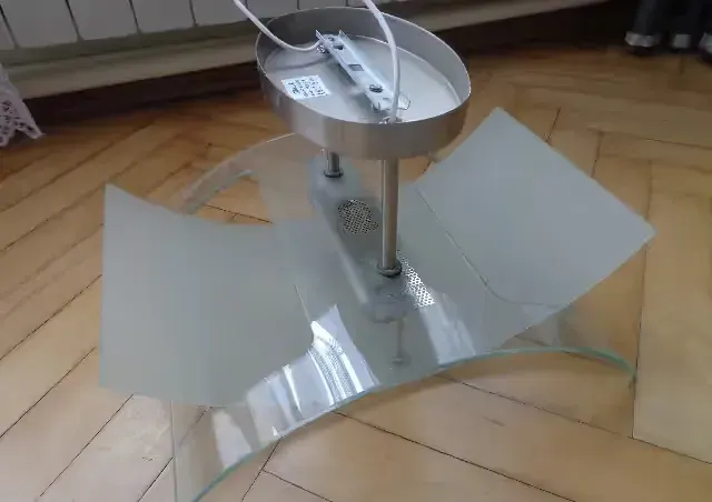 Lampa sufitowa szklana — praca twórcy Witold na Freshwall Marketplace