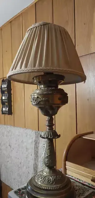 Lampa żeliwna nocna stara zdobiona — praca twórcy Szymon na Freshwall Marketplace