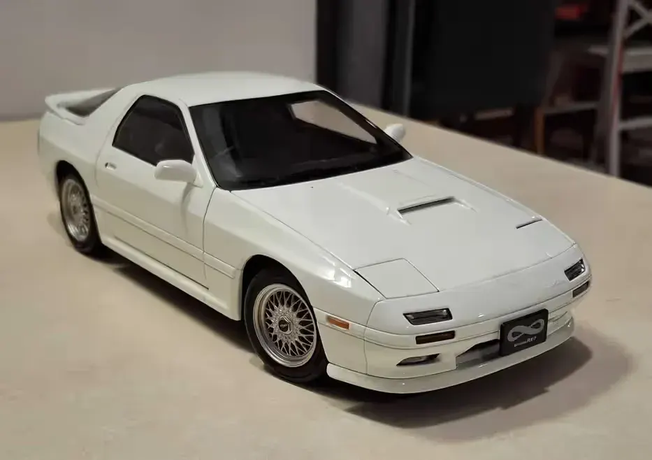 1990 Mazda RX-7 (FD3RS) Savanna Infini white Whelart 1/18 [nowy] — praca twórcy Tomasz na Freshwall Marketplace