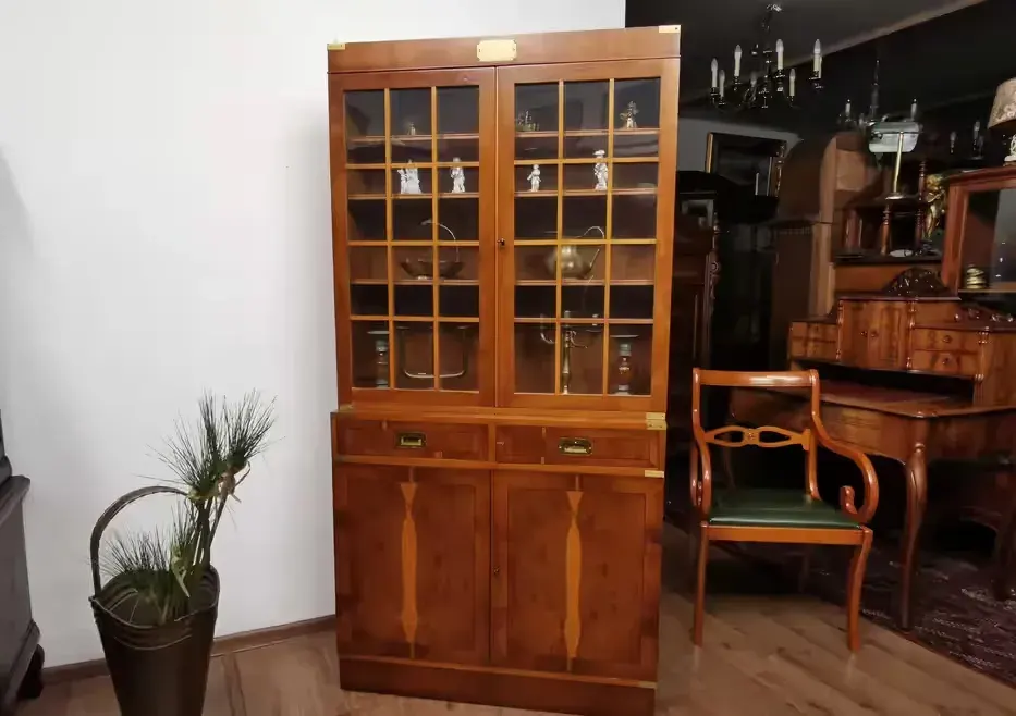 Angielska   witryna  biblioteczka  800/2025 — praca twórcy Jakub na Freshwall Marketplace
