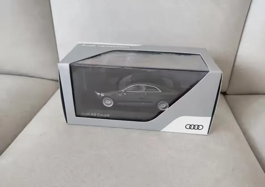 Audi A5 Coupe Manhattan Grey — praca twórcy Jacek na Freshwall Marketplace