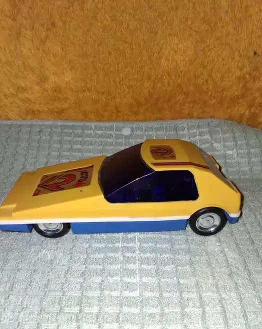 Auto zabawka rosyjska — praca twórcy Piotr na Freshwall Marketplace