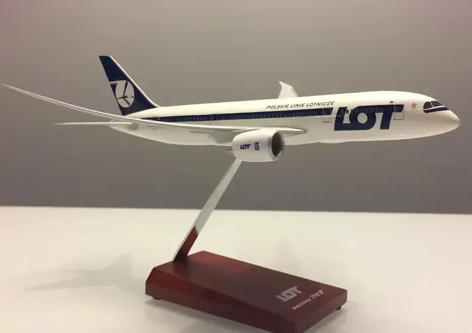 B787-8 Polskie Linie Lotnicze PLL LOT   model skala 1:200 — praca twórcy Stefan na Freshwall Marketplace