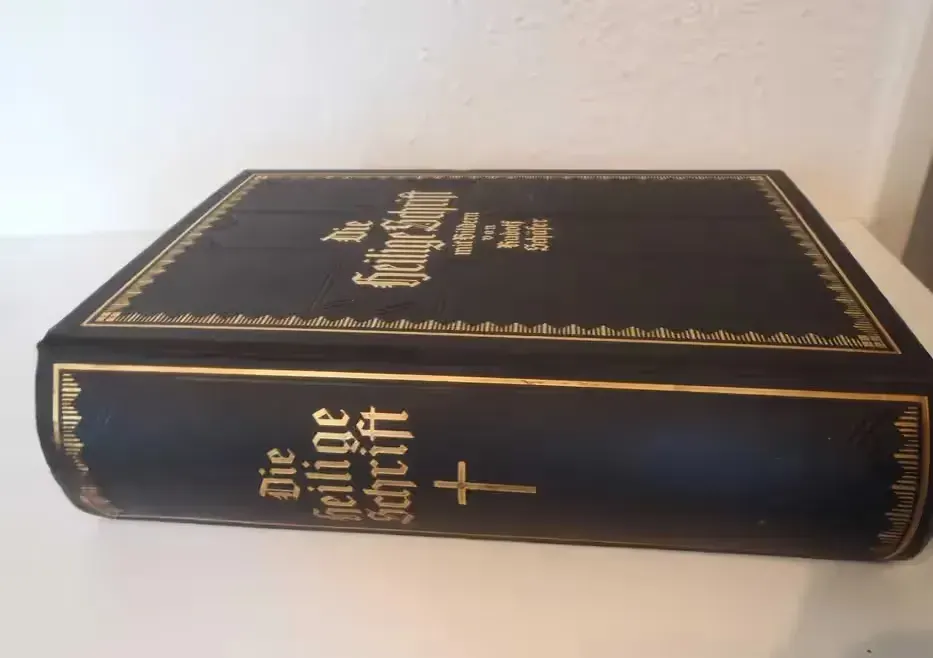 Biblia z obrazami Rudolfa Schäfera, 1932 — praca twórcy Mirka na Freshwall Marketplace