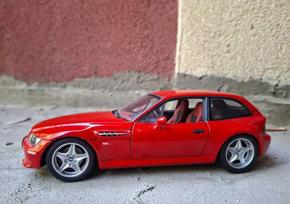 BMW Z3 Coupe Z3M E36 Z36 1:18 UT MODELS model samochodu — praca twórcy Mikołaj na Freshwall Marketplace
