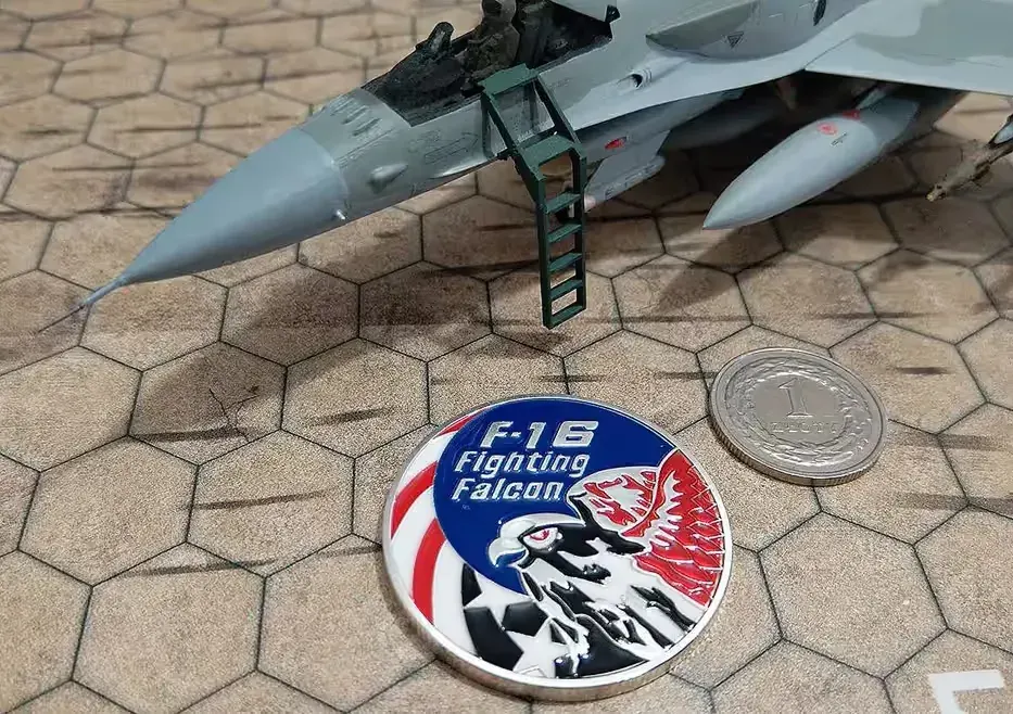 Challenge Coin F-16 Fighting Falcon — praca twórcy Mieczysław na Freshwall Marketplace