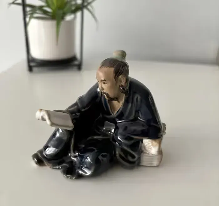 Chiński Mnich czytający figurka ceramiczna retro kolekcjonerska NOWA — praca twórcy Anna na Freshwall Marketplace