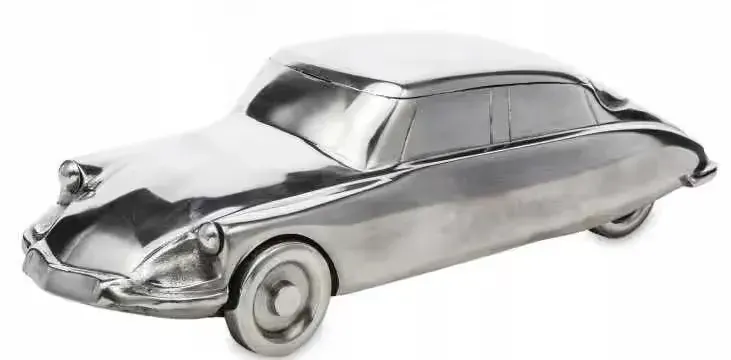 Citroën DS (1955) model legendarnego samochodu wykonany z metalu — praca twórcy Nextime na Freshwall Marketplace