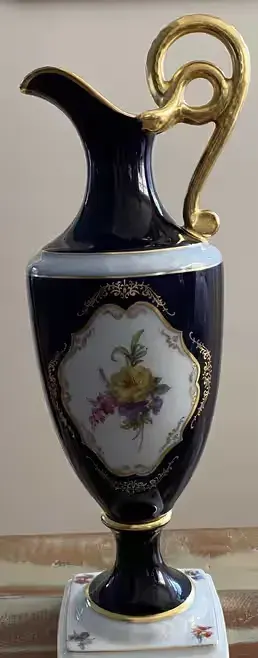 Designerski ozdobny dzbanek wytwórni porcelany Alka — praca twórcy Gertruda na Freshwall Marketplace