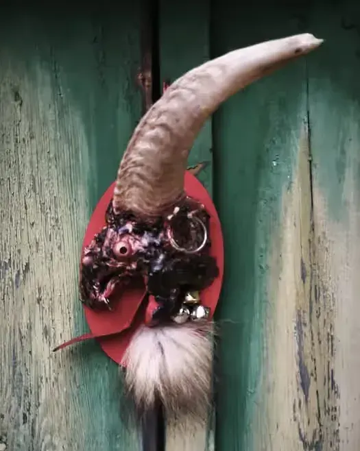 Diabeł Krampus zawieszka Goth Goblincore Witchy — praca twórcy Karolina B na Freshwall Marketplace