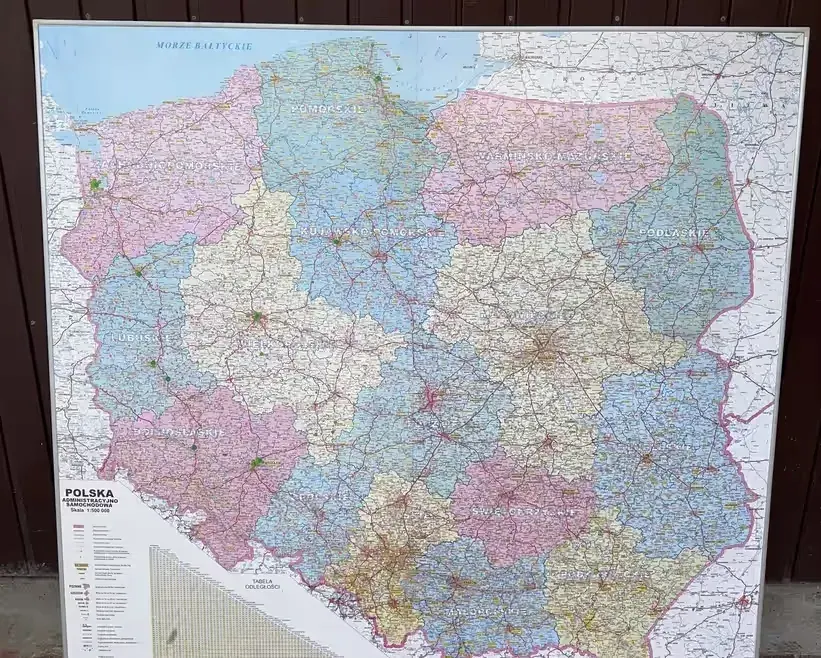 Duże mapy ścienne Polski 1:500 000 – administracyjno-samochodowe – 2 sztuki 140x130 — praca twórcy Łukasz na Freshwall Marketplace
