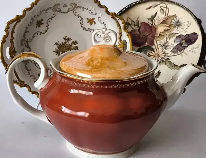 Dzbanek do herbaty kawy Karolina J. Grzegorzewska piękna  porcelana — praca twórcy Marzena na Freshwall Marketplace
