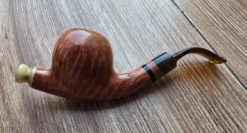 Fajka Luigi Viprati La Pipa — praca twórcy Rafał na Freshwall Marketplace