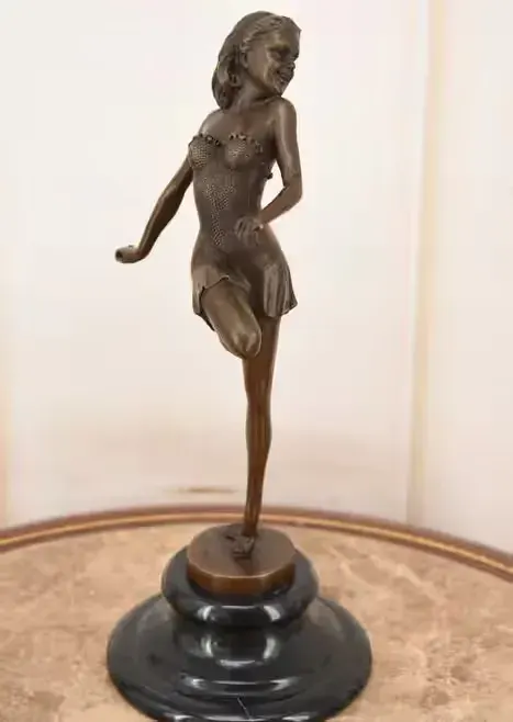 Figura Tancerski w Szpilkach - Kobieta - Rzeźba z Brązu - Dekoracja — praca twórcy AntykiDecco na Freshwall Marketplace
