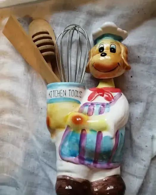 figurka  ceramiczna kuchcika — praca twórcy kuba na Freshwall Marketplace