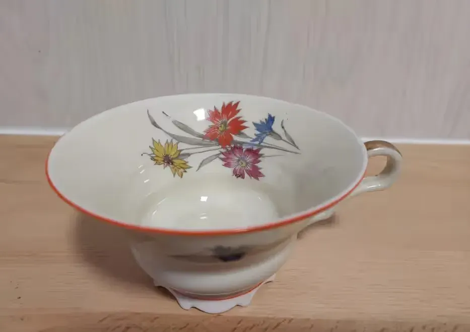 Filiżanka Felda Rhon porcelana ecru — praca twórcy BRoksy na Freshwall Marketplace