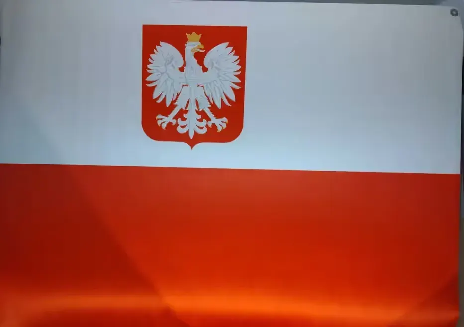 Flaga Polski gabinetowa z orłem do stojaka flagowego 150x90 — praca twórcy Marek na Freshwall Marketplace