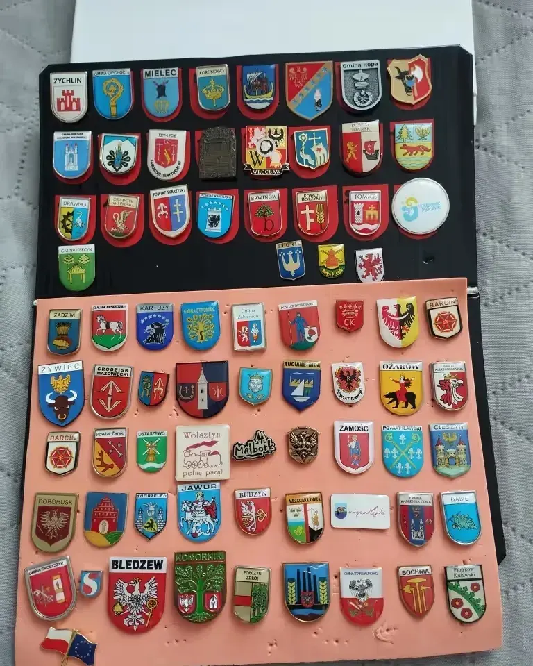 Herb pin . Przypinki miast gmin powiatów. Wpinki, znaczki, odznaki — praca twórcy Adrian na Freshwall Marketplace