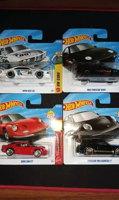 Hot Wheels zestaw 4 szt, BMW Ferrari Porsche — praca twórcy Tomasz na Freshwall Marketplace