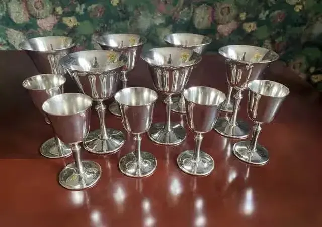 Kieliszki do wina i likieru, wódki posrebrzane - De Uberti Italy — praca twórcy Norbert na Freshwall Marketplace