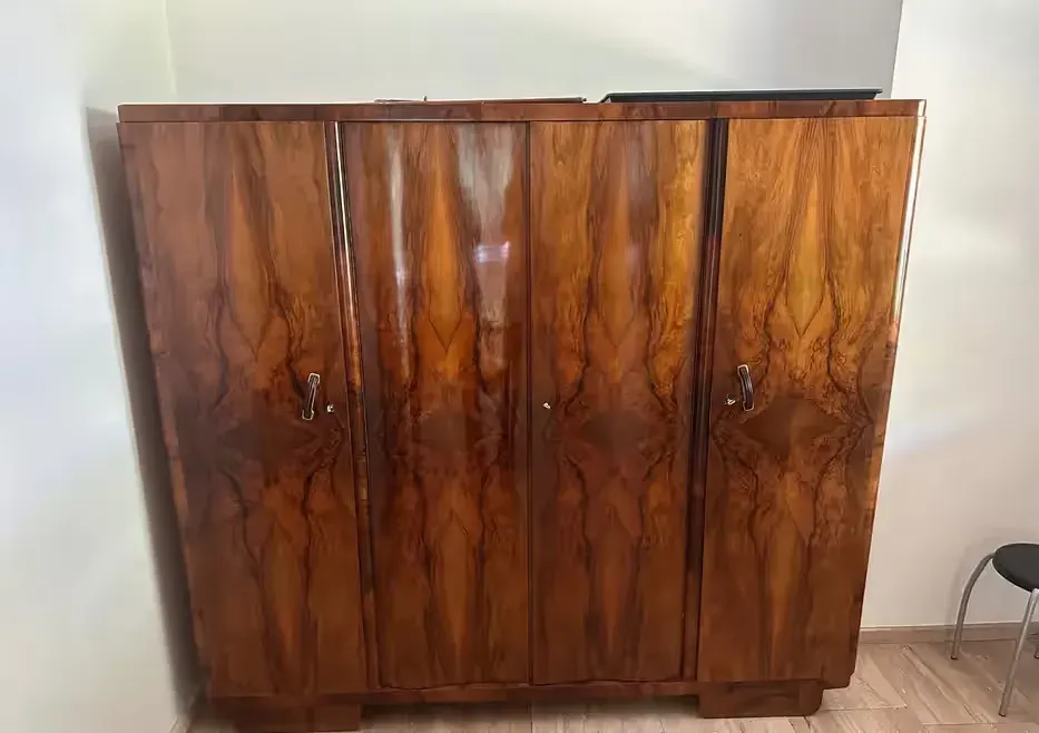 Kolekcja mebli antycznych i vintage: Szafa Art Deco, Sekretarzyk Biedermeier, Stół, Konsola, Dywan perski — praca twórcy Janr na Freshwall Marketplace