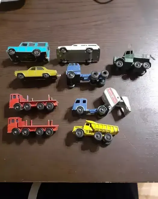Kolekcja starych, metalowych, ciężarowych resorków Matchbox z lat 60 — praca twórcy Łukasz na Freshwall Marketplace