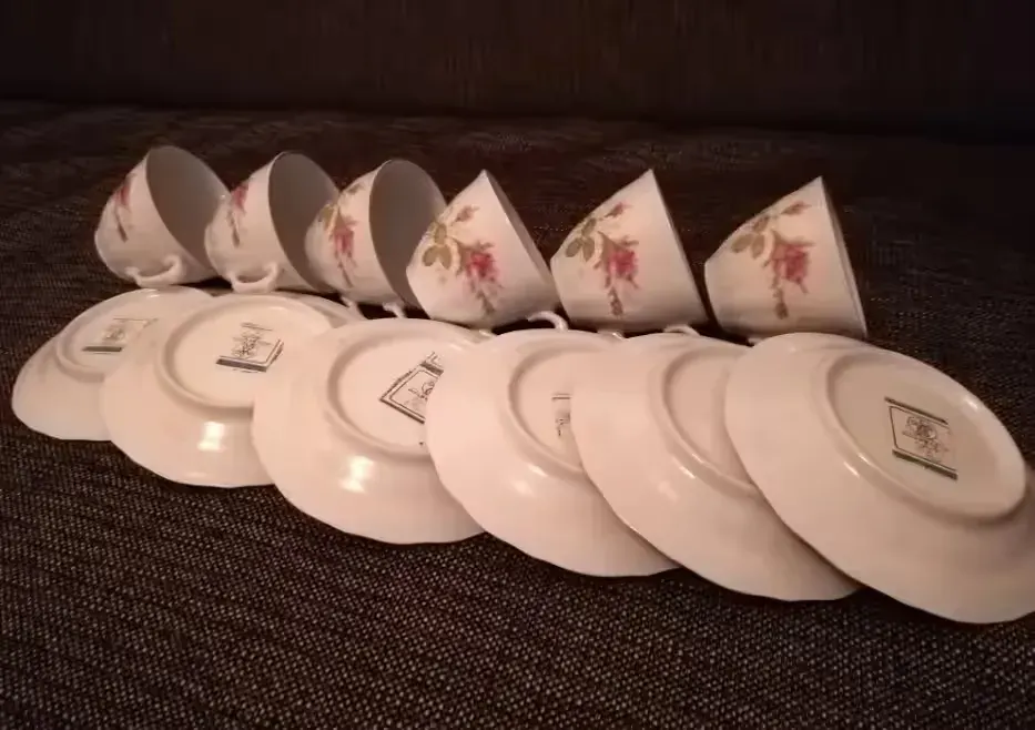 Komplet nowych 6 szt filiżanek + talerzyki - porcelana WAŁBRZYCH — praca twórcy Aneta na Freshwall Marketplace