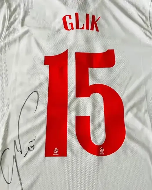 Koszulka reprezentacji Polski Kamil Glik z autografem! — praca twórcy Steku na Freshwall Marketplace