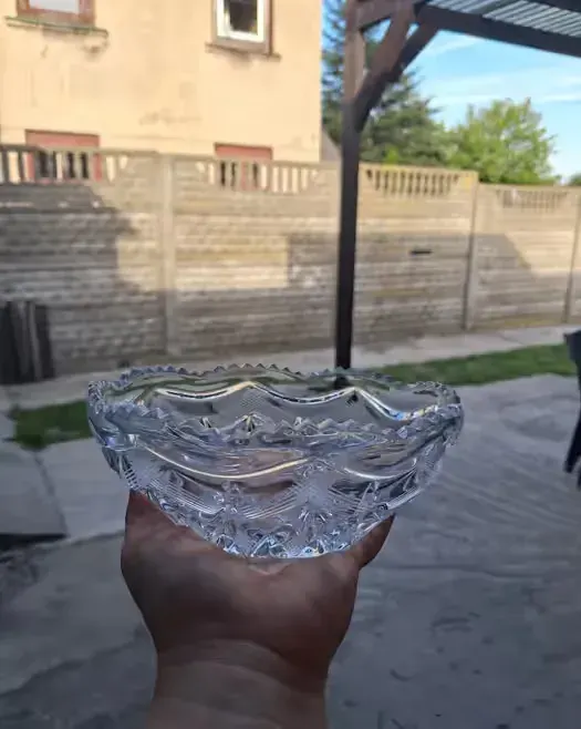 Kryształowa salaterka — praca twórcy Iza na Freshwall Marketplace