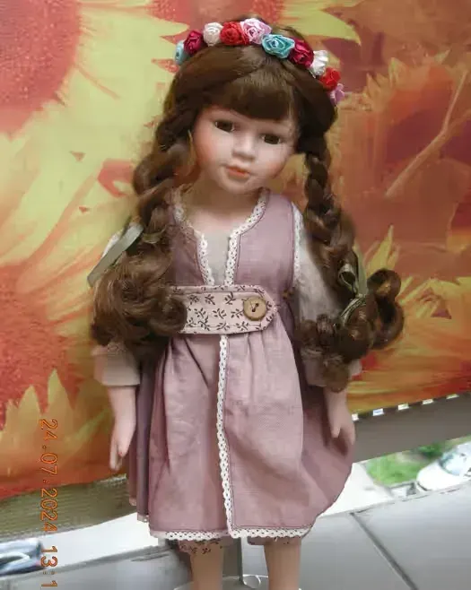 lalka porcelanowa gęsiareczka wys. ok. 40 cm — praca twórcy Kolekcje na Freshwall Marketplace