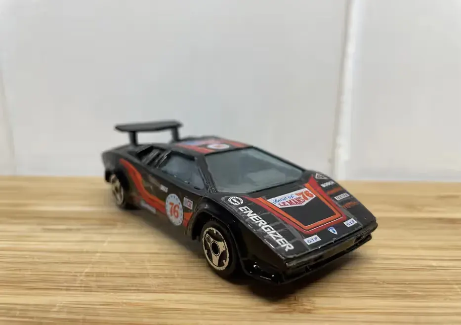 Lamborghini Countach Burago 1:43 — praca twórcy Tomasz na Freshwall Marketplace