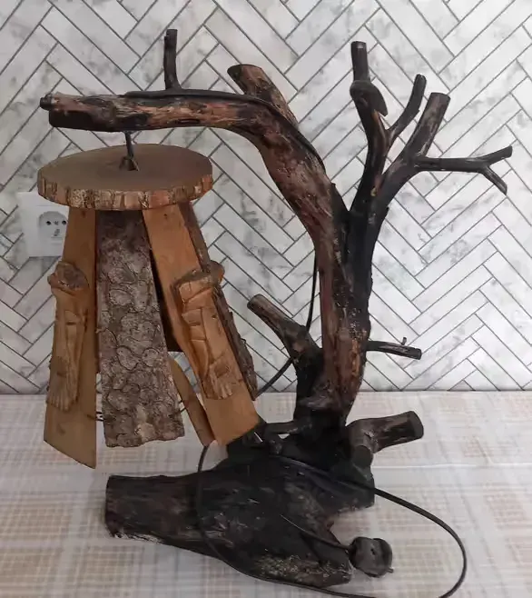 lampa drewniana z korzenia rękodzieło — praca twórcy Alicja na Freshwall Marketplace