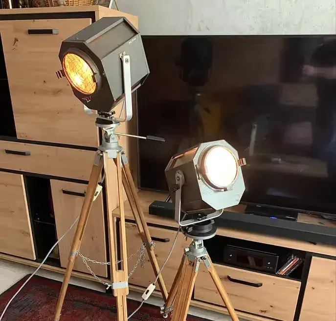 Lampa na Statywie prl loft vintage — praca twórcy Jacek na Freshwall Marketplace