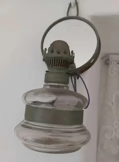 Lampa naftowa wisząca — praca twórcy Alicja na Freshwall Marketplace