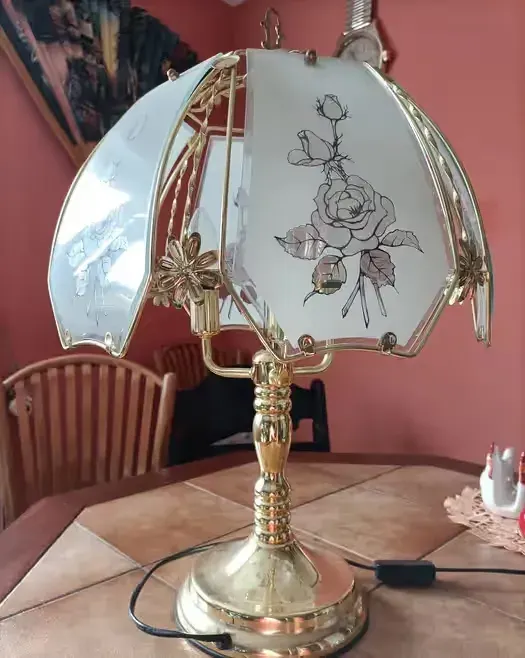 Lampa (nostalgia) — praca twórcy Lidka na Freshwall Marketplace